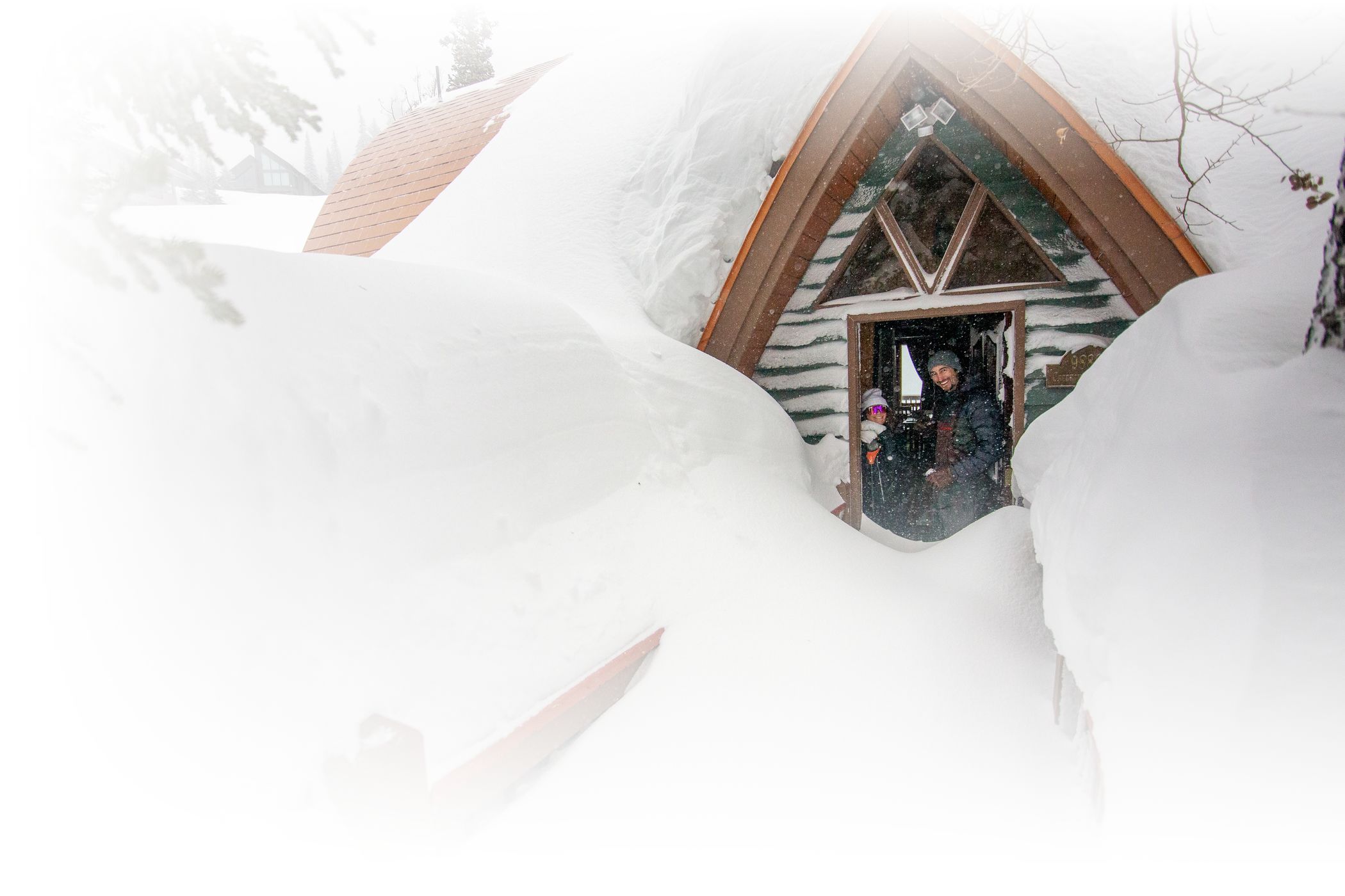 Two cabin dwellers snowed in during a 52-hour interlodge at Alta